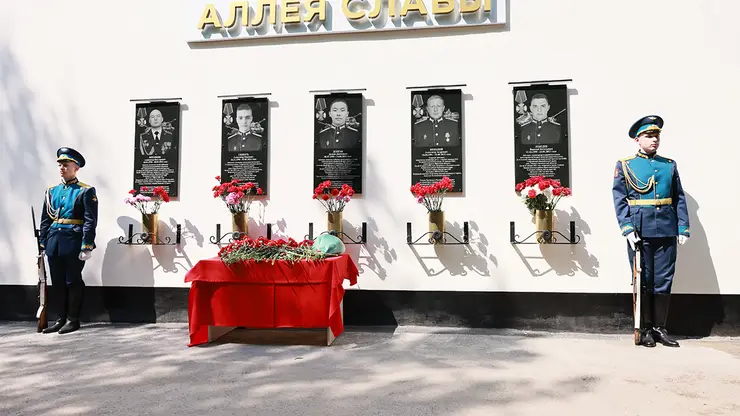 В красноярском Военно-инженерном институте СФУ появилась Аллея Славы героев спецоперации