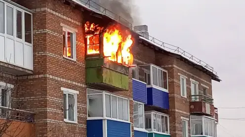 В Красноярском крае на пожаре в многоквартирном доме погиб мужчина