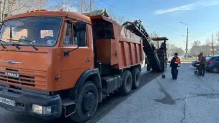 В Красноярске на Волгоградской начался ремонт дороги