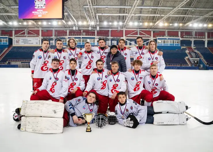 «Енисей» выиграл бронзу первенства России среди юниоров по хоккею с мячом