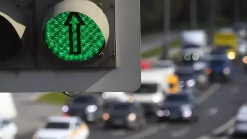 Три новых светофора установили в Барнауле на самых аварийных участках дорог