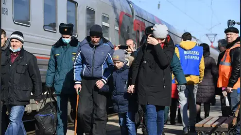 Несколько сибирских губернаторов заявили о готовности принять в своих регионах беженцев из Донбасса