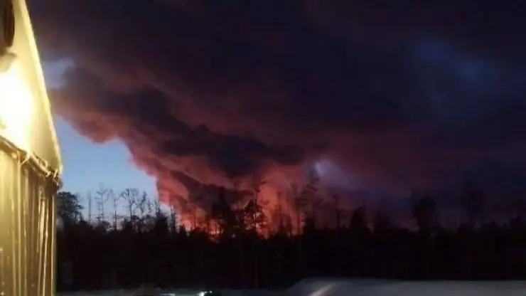 В Иркутской области пожарные справились с возгоранием на нефтегазоконденсатном месторождении